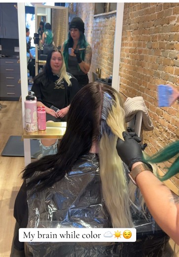 Calming Hair Coloring Techniques for Split Hair Colors