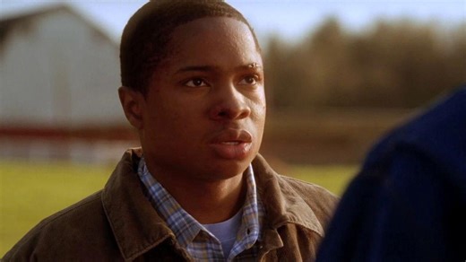 Ator de Smallville, Sam Jones III já foi preso e se envolveu em polêmica sexual