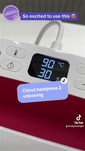 Jodie Likes Crafting on TikTok