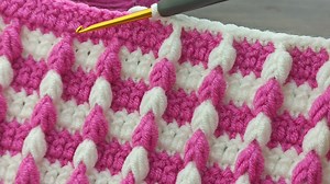 30K views · 855 reactions | Two colors very easy loop filled crochet baby blanket model description #crochet #knitting #crochetbabyblanket | Nurgül İle El Sanatları | Facebook