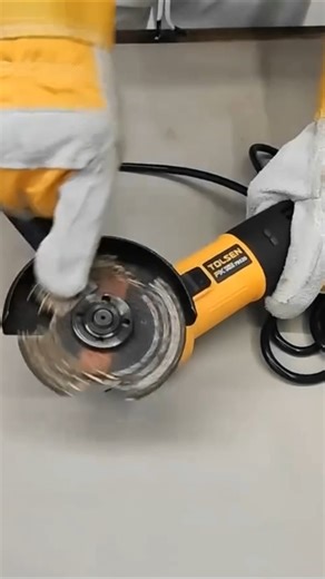 655K views · 6.1K reactions | ¡Un albañil ha creado un disco de corte que corta como si fuera mantequilla! Todo el mundo lo tira a la basura sin darse cuenta. | Dicas do Chefe Frases | Facebook