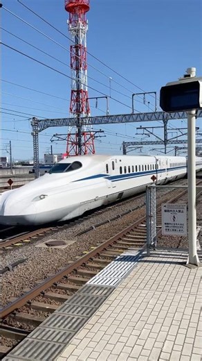 N700S 東海道新幹線 のぞみ 新大阪行き列車の通過の様子です。JR東海 岐阜羽島駅 SHINKANSEN