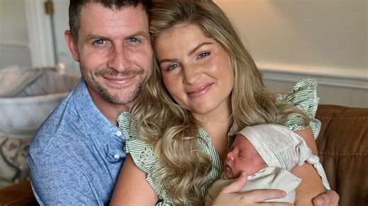 'Bringing Up Bates' star Erin Bates shared an encouraging update after weeks of not being able to walk following the birth of her and husband Chad Paine’s seventh baby Henry. bit.ly/4mPb9kH | E! News