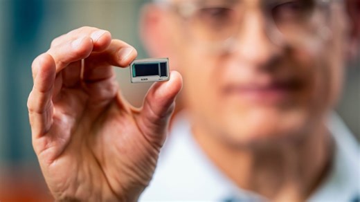 Intel to Build Next-Generation Chips Using 'Glass Substrate'
