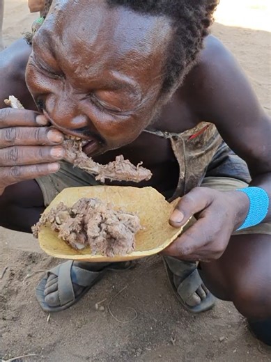 PRIMITIVE | BUSHMEN | HUNTERS #africavillage #african #tribes #hadzabetribe🇹🇿 #indigenouspeople #hunters #culture #traditional