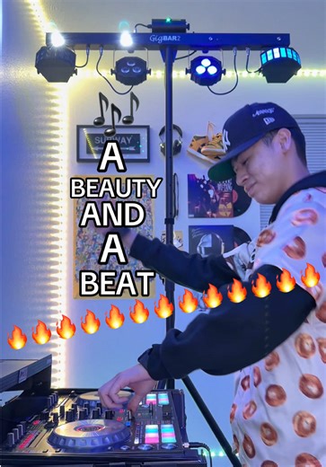 jersey from @Fansidea, Custom Your Idea💡 🙌‼️ #dj #mashup #justinbeiber #transition #party @Maroon 5 @Adam Levine @Justin Bieber @Govee @alphathetausa