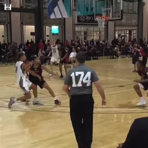 NEWS: 2026 6’10” Houston HS (Memphis, TN) C Kaleb Davis just picked up an offer from Virginia Tech and Charlotte, his agency @SportsNetLLC tells me.6’10” w/ 7’3” wingspan. Elite rim protector (2.9 BLKs per game, 2nd in 3SSB). High motor.Virginia Tech, Charlotte, La Salle, Arkansas State, UAB, SEMO, + others are currently involved.As the transfer portal dries up + teams look to add depth bigs, Kaleb Davis is a no brainer add imo. High character kid.He will be playing with @TeamThadNation 17U in t