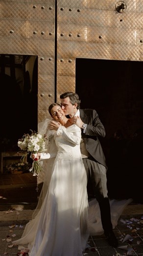 Over The Moon on Instagram: "Those Before The Aisle Moments >> 🤍💍✨🎶 Bride @paloma_tortosa wore a beautiful ivory, off-the-shoulder @alexvidal_atelier dress with a sweeping veil to her wedding ceremony in Spain, as onlookers tossed floating petals. 🇪🇸💐 🎥: @algonuevoprestadoyazul 📷: @jorgevelafoto @meryouel Beauty: @raulcastam #spainwedding #spanishwedding #spanishbride #bridal #wedding"