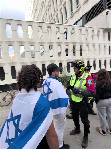 “Then you’re failing to do your job” - Protester responds to cop #protest #copwatch #montreal #october7 #israelpalestine