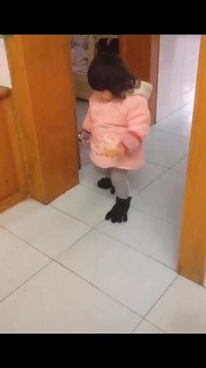 When kids do the funniest things 😂 You can’t stop laughing! 🥰🤣 #FunnyKids #KidsAreHilarious #BabyLaughs #CutestMoments #ParentLife | the.newparents