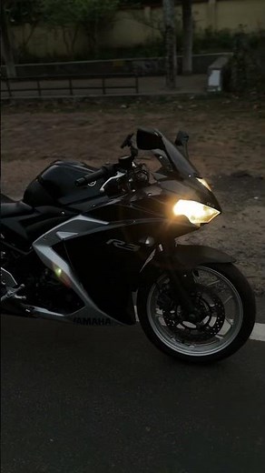 2019 YAMAHA R3 with yoshimura R77 slip-on exhaust and Custom paint Job.