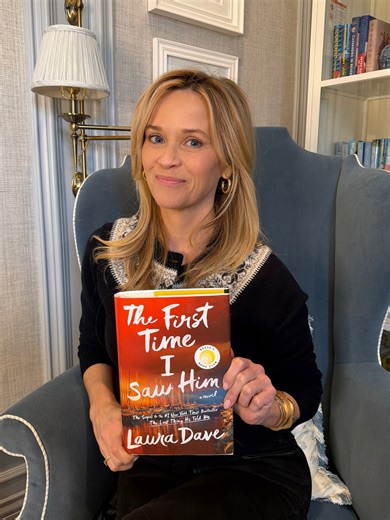 A little post-holiday catch-up with the incredible Jennifer Garner and our January pick reveal 💛 The First Time I Saw Him by Laura Dave is the sequel we’ve been waiting for 📖 And the timing couldn’t be better - The Last Thing He Told Me Season 2 premieres February 20th. Read or listen on @applebooks, our official ebook and audiobook partner.
