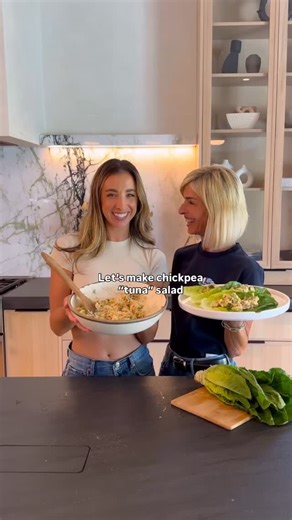 Introducing my fav nutritionist, @elissagoodman !!! I am ECSTATIC to be collaborating together. Not only is Elissa incredibly educated (in detox, longevity, cleansing, hormonal balance), but she also has such a well-rounded philosophy on nutrition. Her recipes are amazing AND they bring you REAL knowledge and insight to every single ingredient you’re putting into your body. This recipe and more is on @yourdaily app!!!💕🥬 | Katie Austin