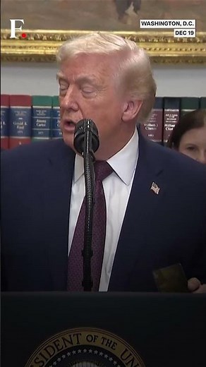 "Green Card on Steroids": Trump Shows Off $1 Million Gold Card | N18G