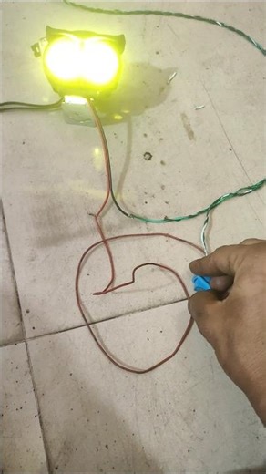 स्विच की मदद से लाइट जलाना सीखें 1 मिनट में #youtubeshorts #light #switch #song