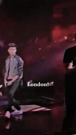 Iconic scenes #onedirection #harrystyles #viral #trending #harrystylesvideos #foryoupage #fyp #onedirectionconcert #10yearsofonedirection #zybzca
