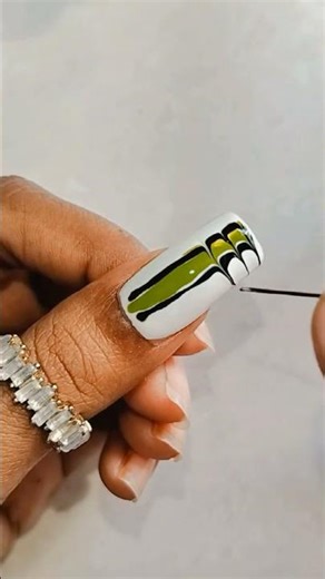 simple nails arts design 💅🏻✨🌺 ll trendy Nails tutorial 💅🏻🌺 ll #nailsdesignclub #nailart #ytshorts