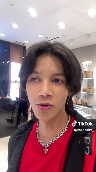 Buying a Guess Backpack: Color Choices and Features