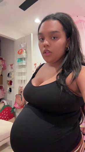 Arianna Hailey (@mylemon.pepper.steppers)’s video of food baby belly