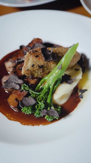 The weekends just got a whole lot tastier! Introducing Osia Steak and Seafood Grill weekend brunch, featuring the freshest seafood and premium meats like Rock Lobster Tail and Black Onyx Angus Beef Striploin "Rossini". Indulge in a four-course meal and complete your experience with bottomless drinks! 🥂 Make your reservations now: https://www.rwsentosa.com/en/dine/signature-restaurants/osia-steak-and-seafood-grill #RWSmoments #RWSDining | Resorts World Sentosa