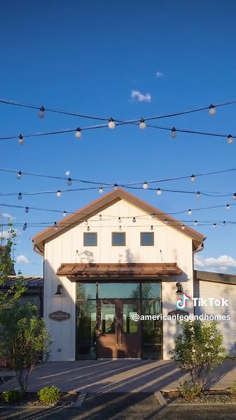 🏡 Explore RainDance, an extraordinary community in Windsor, CO, deeply rooted in agricultural heritage. Spanning 52 acres, it's a farm-to-table paradise with parks, fishing ponds, trails, and resort-style amenities. Relax at the 1.5-acre River Resort with multiple pools and food options. Golfers can enjoy RainDance National Golf Club and neighboring Pelican Lakes Golf Course. ⛳ American Legend Homes offers an array of 1 and 2 story homes, built for the way you live. Starting as low as $582,990,