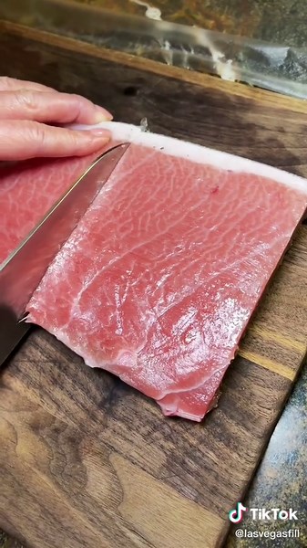 Otoro is the real deal! #sushi #otoro #tuna #delicious #vegastiktok #tiktokfood #japanesefood #japan #fatty