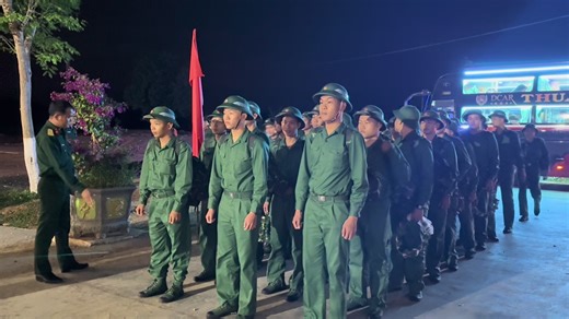 Nhiệt liệt chào mừng chiến sĩ mới quê hương TP Hồ Chí Minh về học tập, công tác tại Trung đoàn 24, Sư đoàn 10, Quân đoàn 34.