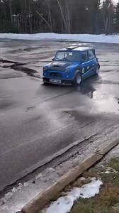 Sending smoke 💨 signals 🪧 Owner- @penny_kustoms 🎥- @penny_kustoms #ukminis #mini #classicmini #classicminis #originalmini | UKMinis