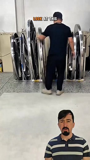 Swivel steel table | Curiosity of Junior