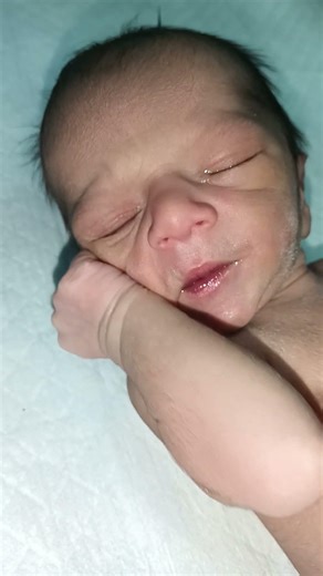 so much love beautiful😍👍 #newbornbaby #usnurse #youtubeshorts #baby #motivation #cute #newborn