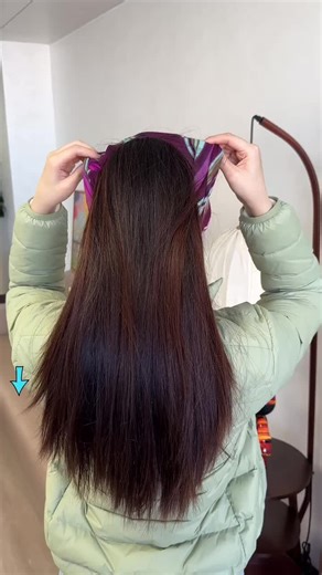 Striped 2-in-1 hat — wear it as a beanie or a neck warmer, functional and stylish for everyday winter wear. #beaniehat #tiktokshop #tiktokmademebuyit #tiktokshopholidayhaul #warm