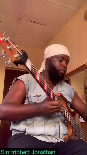 Crazy slap groove 🇳🇬🇺🇸🇬🇧🇿🇦🇰🇷🇳🇿🇯🇲🇲🇱🇮🇱🇬🇷🇬🇩🇬🇲🇬🇫🇫🇯🇲🇹🇳🇵🇵🇰🇸🇹🇸🇷🇹🇯🇺🇸🇪🇭🇵🇷🇵🇳 Water by tyla @Tyla #inspirebassplayer #musician #bass #sogrooveoficial #slapbass #ibanez #btb #worldmusic