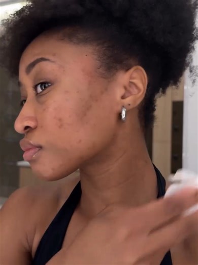 Strong body. 🏋🏽‍♀️ Clear mind. 🧠 Refreshed scalp. ✨ At Creme of Nature, we know that caring for yourself from the inside out shapes how you show up in every space. Your wellness rituals aren’t just routines—they’re a reflection of your strength, confidence, and growth. 🤍 That’s why our Creme of Nature Scalp Wipes were created to support you through every moment, especially for our 4C naturals who deserve gentle, effective care between wash days. Infused with 100% organic argan oil, Aloe Vera