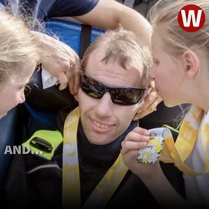 10K views · 189 reactions | What a beautiful moment ❤️ Rugby league giant Rob Burrow was joined by his daughters on a Father's Day fun run. He did a lap of honour at Leeds 10k as part of his tireless efforts to raise awareness of motor neurone disease https://tinyurl.com/44xudeaj | WalesOnline | Facebook