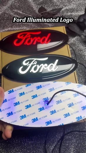 Check out the illuminated Ford logo. Here’s how it looks in the daytime and how it glows at night. #fotd #fordlogo #glowingvehiclelogo