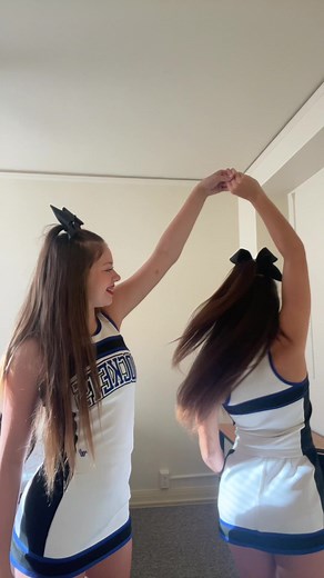 let the cheer transitions begin✨✨@Preslie #uca #cheercamp