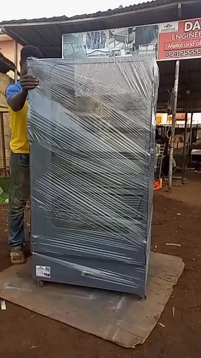 Our ovens have very strong moveable wheels that makes it to move it anywhere and anyhow you want😊#industrialoven #gasoven #commercialoven #tiktokghana #tiktokghana