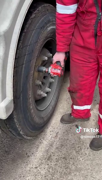 M12 Gen 3 Stubby Torque Tool for Heavy Mechanic Tasks