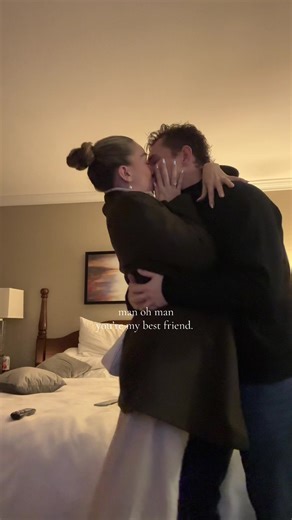 Now why does my hand look like that🦟