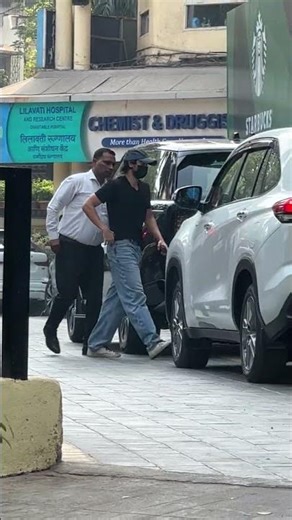 Malaika Arora & Arhaan Khan Spotted at Lilavati Hospital | Exclusive Video #malaikaarora #arhaankhan