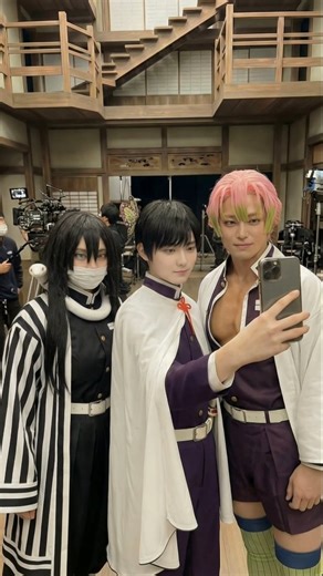 판타소너 on Instagram: "귀멸의칼날 촬영현장 by 카나오 (성별반전 ver.) Behind the Scenes of the Demon Slayer Filming Set by Kanao (Gender-Swap Ver.) カナヲが案内する『鬼滅の刃』撮影現場（性別反転バージョン）"