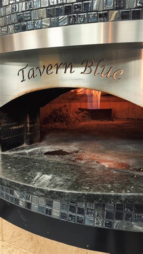 Still thinking about lunch? 😏 Tavern Blue’s weekday buffet is calling. Walk in, build your plate, and enjoy the break. ⏰ 11:30-2:30 PM | Monday-Friday 📍Coralville, IA - 805 Second St #IowaCityEats #CoralvilleIA #LocalEats #LunchBuffet #WeekdayLunch