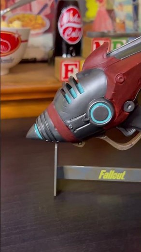 Unboxing the Fallout ALIEN BLASTER💥