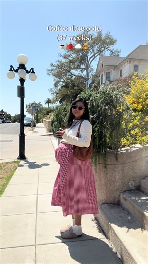 37 weeks OOTD 💛 . . #37weekspregnant🤰🏼 #37weeks #ootd #modestootd | pregnancy outfits