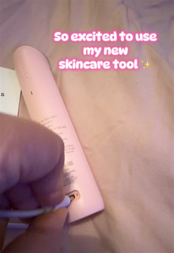 Unboxing and charging my new Medicube skincare tool ✨ I’m adding this into my skincare routine to use alongside different products and at different times of day. I like tools that are easy to reach for and fit around real life, whether that’s mornings or evenings. First impressions coming soon 💗 #TikTokMadeMeBuyIt #SkincareRoutine #SkincareTools #EverydaySkincare #SelfCareMoments @medicube UK