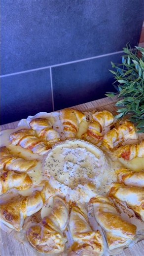 Tarte soleil au camembert🧀￼#summerofgoals #food