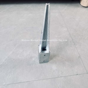 [Hot Item] Garden Pole Anchor Ground Spike 750mm Galvanized Fence Post Support