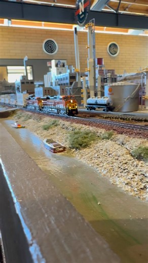 41K views · 2K reactions | A BNSF duo pulls a train of containers that look a little unstable. #BNSF #trainlayout #trains #railroad #nscale #fblifestyle #nscalemodeltrains #freighttrain | Arizona N Scaler | Facebook