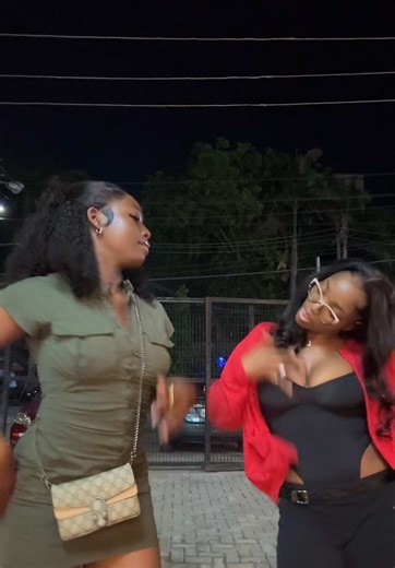 Adorable Dance Routine for Best Friends