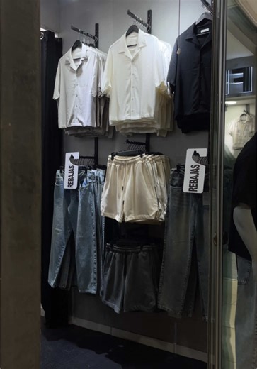 Encuentranos en #Gamarra GALERÍA GENERACIÓN GAMARRA | Jr. gamarra 449 | Tienda 219 #streetwear #camisaboxyfit #boxyfit #shorts #jeansbaggy #polos